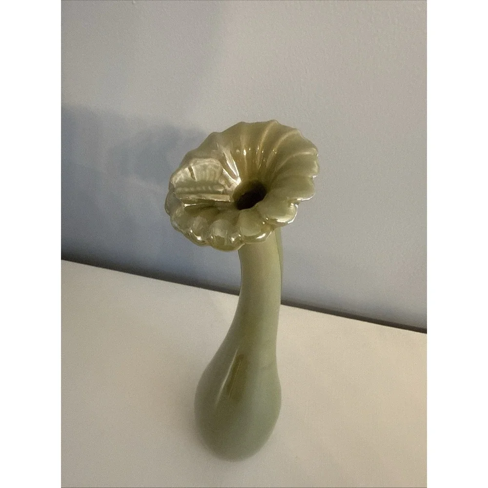 VTG Que Iridescent Luster Green Flower‎ Bud Vase Gooseneck 3D Butterfly Floral